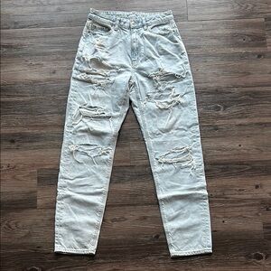 American Eagle Light Wash Mom Jeans (Long)